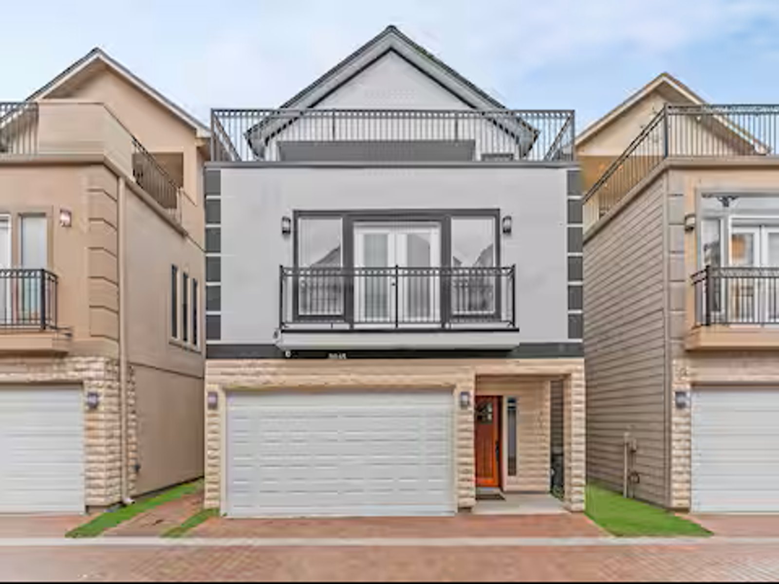 EaDo Luxury Exterior